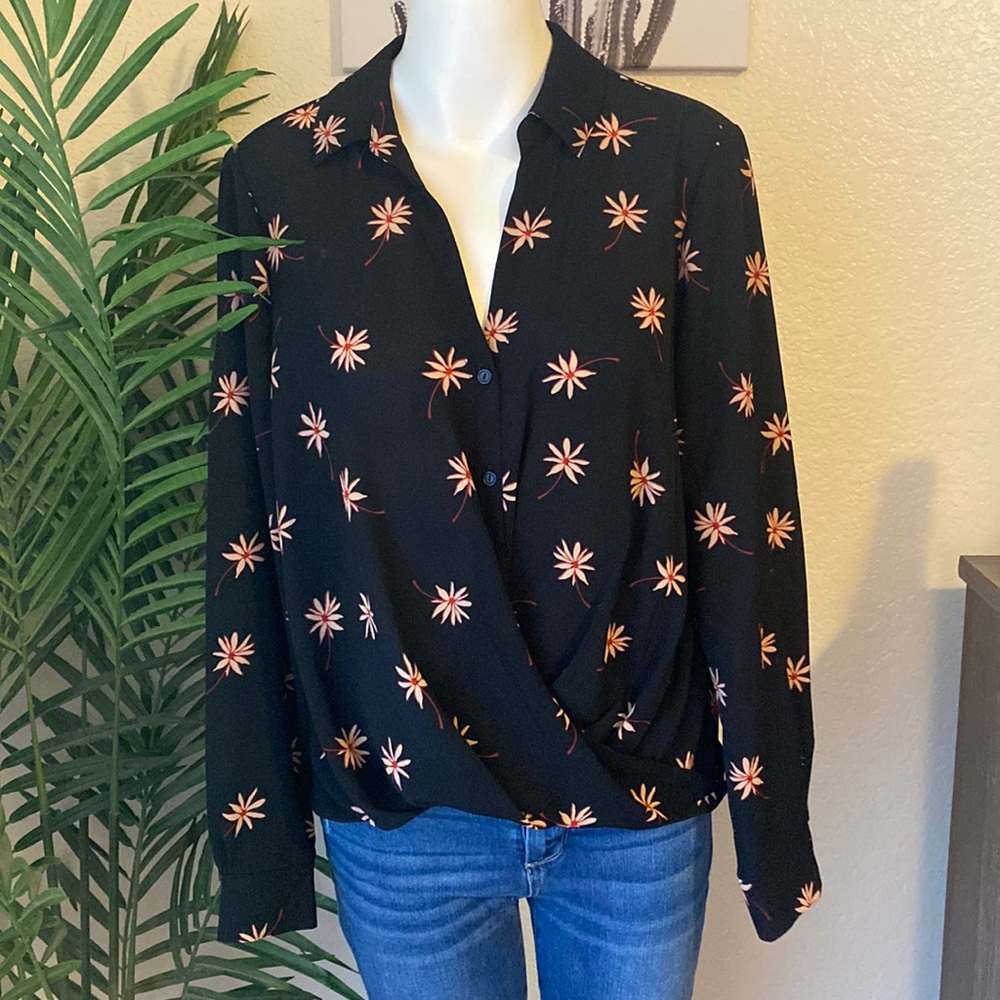 ‼️Closet Clear Out‼️ Black floral print top